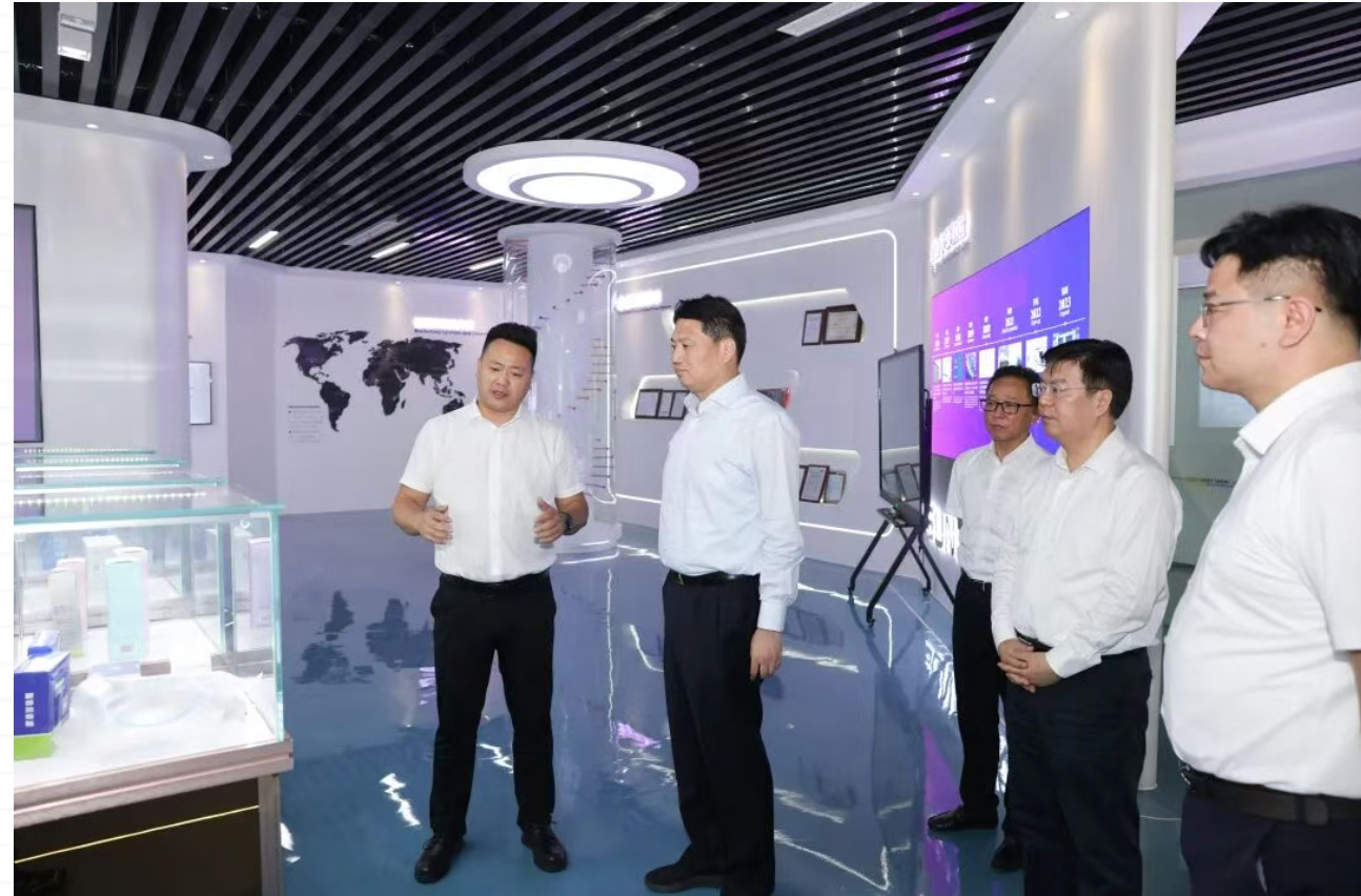 नवीनतम कंपनी ब्लॉग के बारे में Taizhou Municipal Party Secretary Visits Jiangsu Tianhua Rigging to Review Industry Development and Local Employment